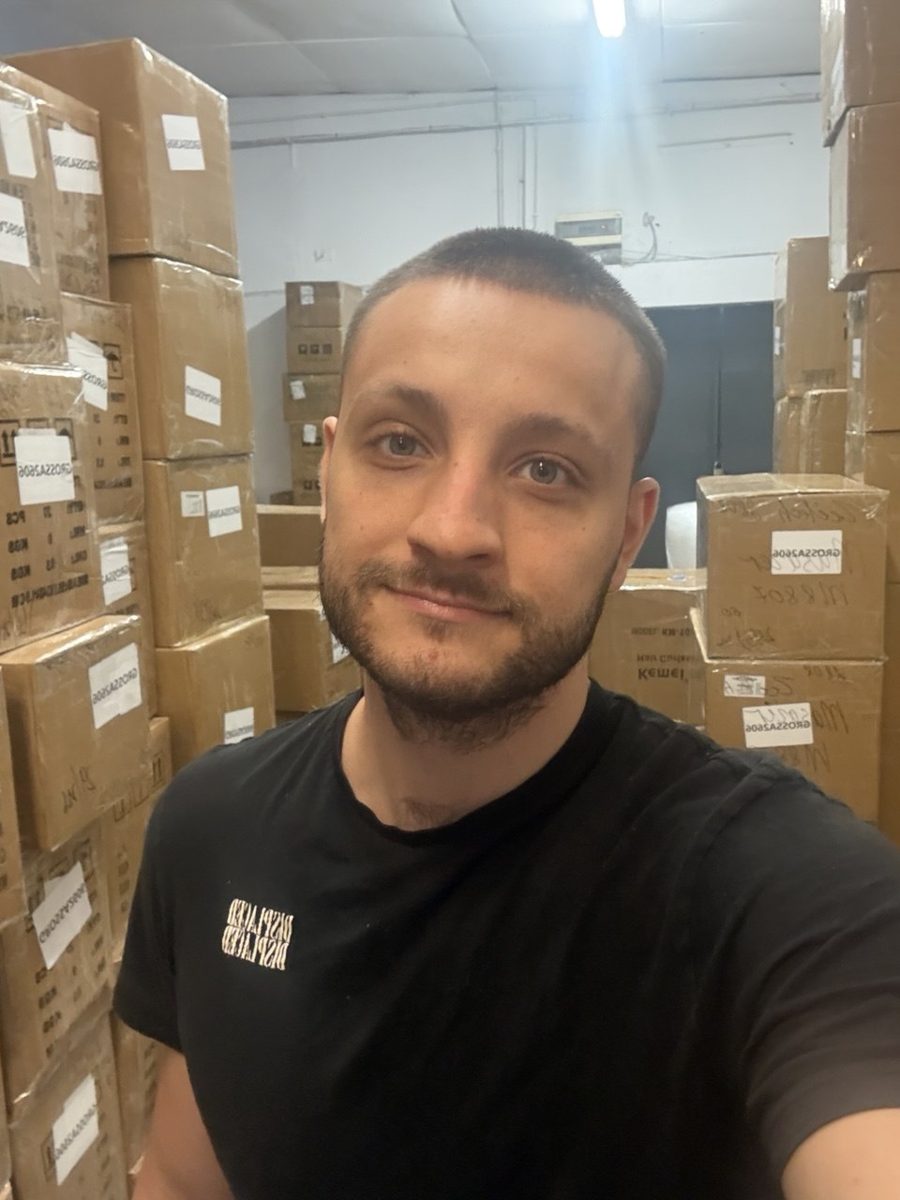 Алексей Гришин на складе